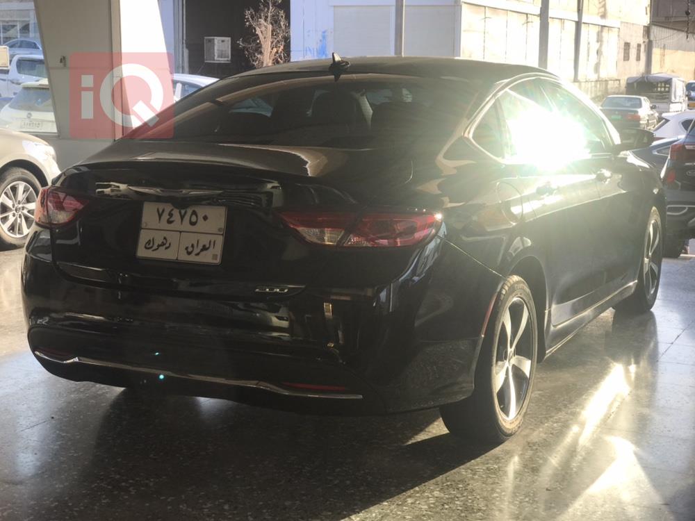 Chrysler 200